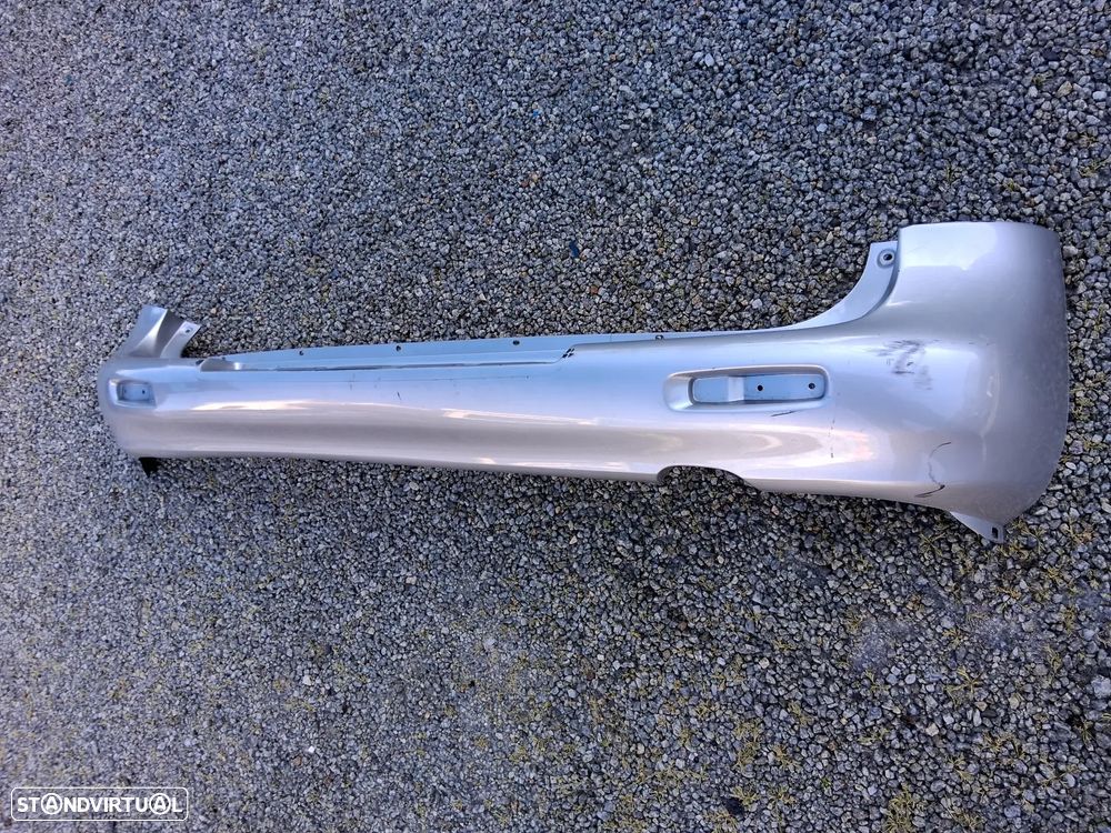 Para-choques  tras Hyundai H1 ano 1998 (ver descrição) - 1