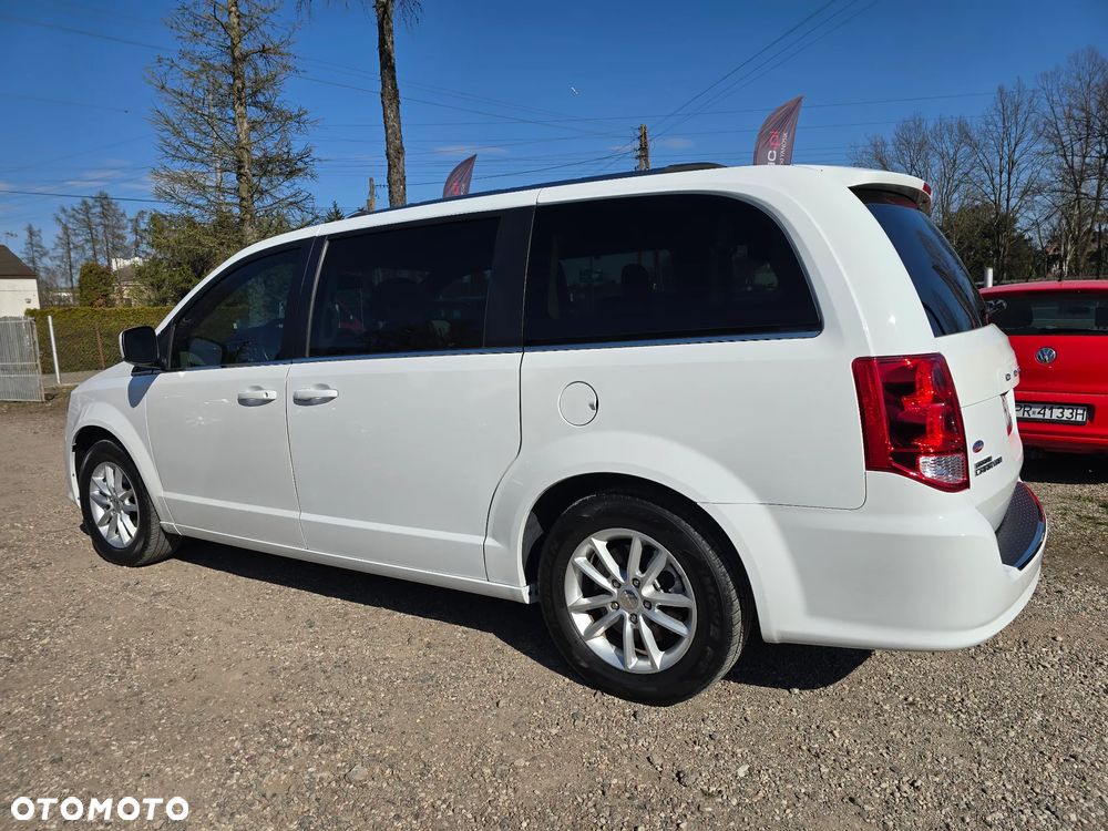 Dodge Grand Caravan - 6