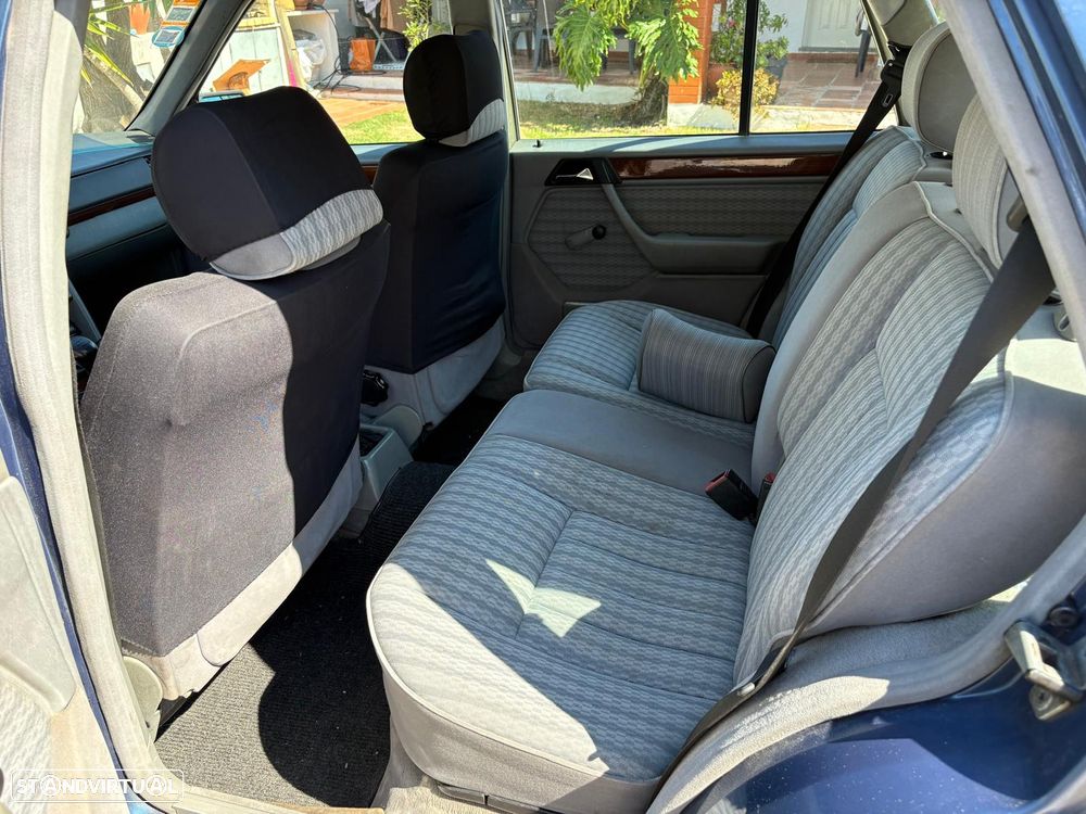 Mercedes-Benz W124 (1984-1997) 250 TD - 14