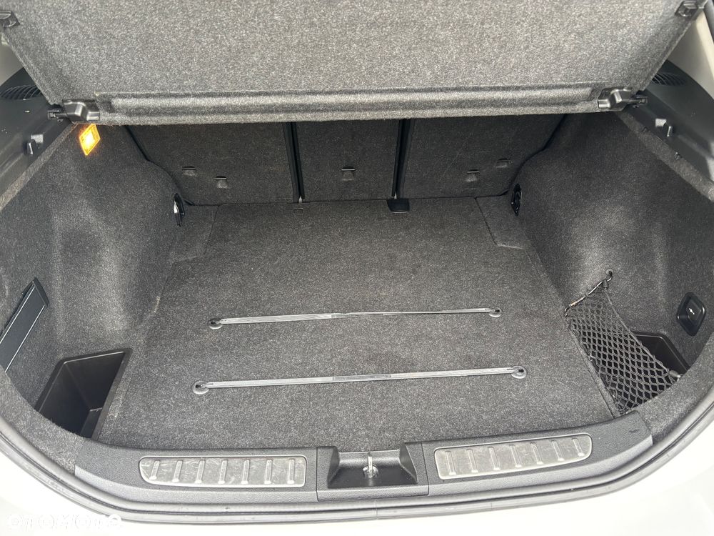 BMW X1 sDrive16d Sport Line - 34