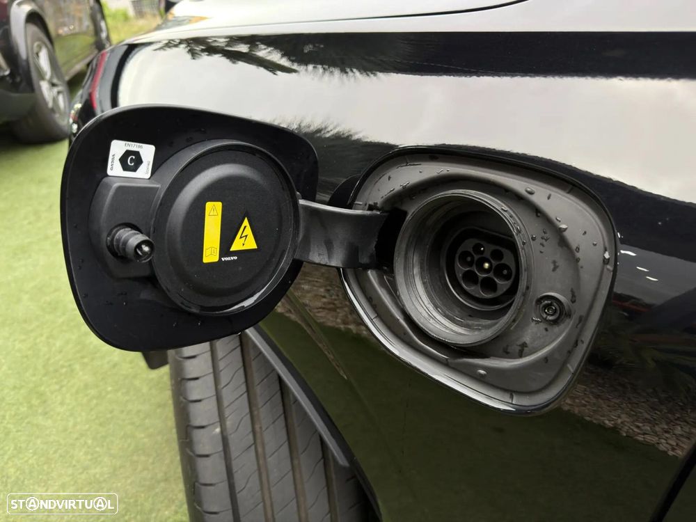 Volvo XC 60 2.0 T6 PHEV Plus Dark AWD - 6