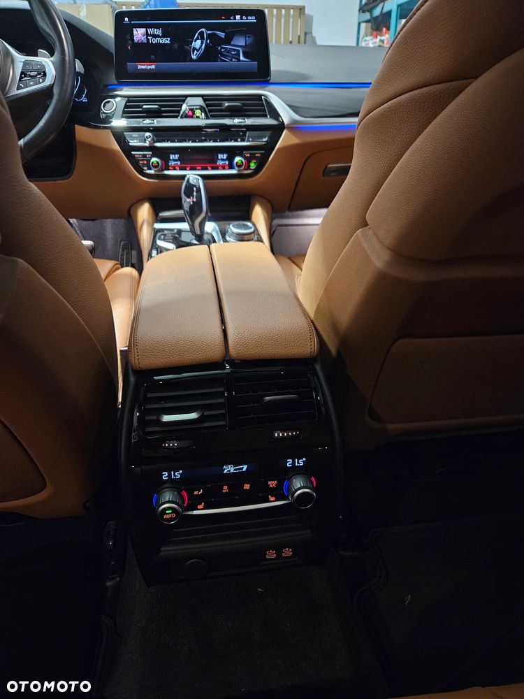 BMW Seria 5 530i - 28