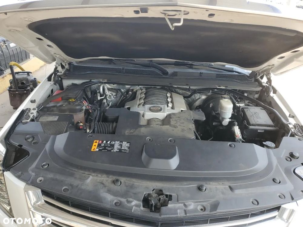 Cadillac Escalade 6.0 V8 - 12