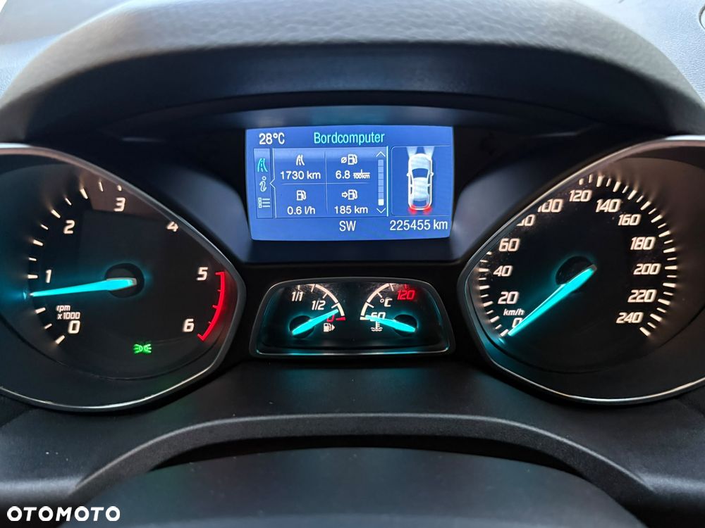 Ford Kuga 2.0 TDCi 4x4 Titanium - 25