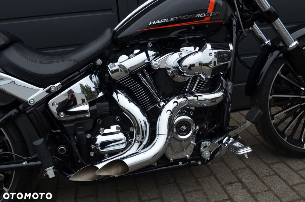 Harley-Davidson FXSB Breakout - 15