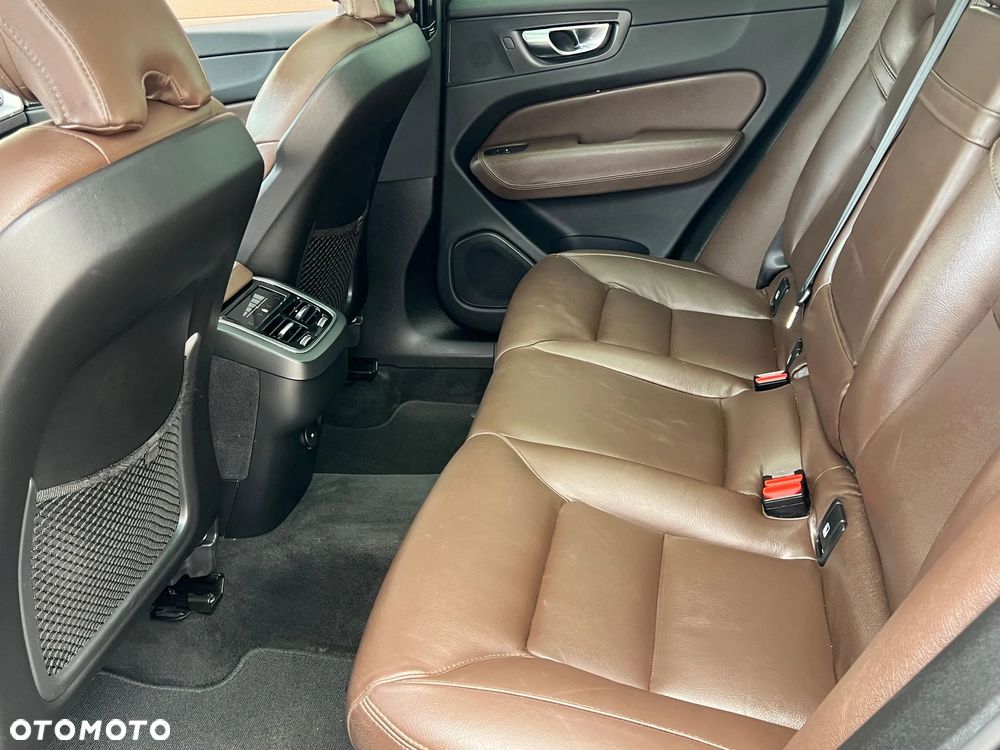 Volvo XC 60 - 22