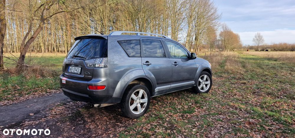 Mitsubishi Outlander 2.0 DID Intense + - 3