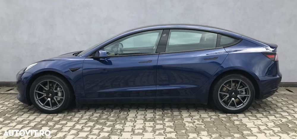 Tesla Model 3 RWD - 11
