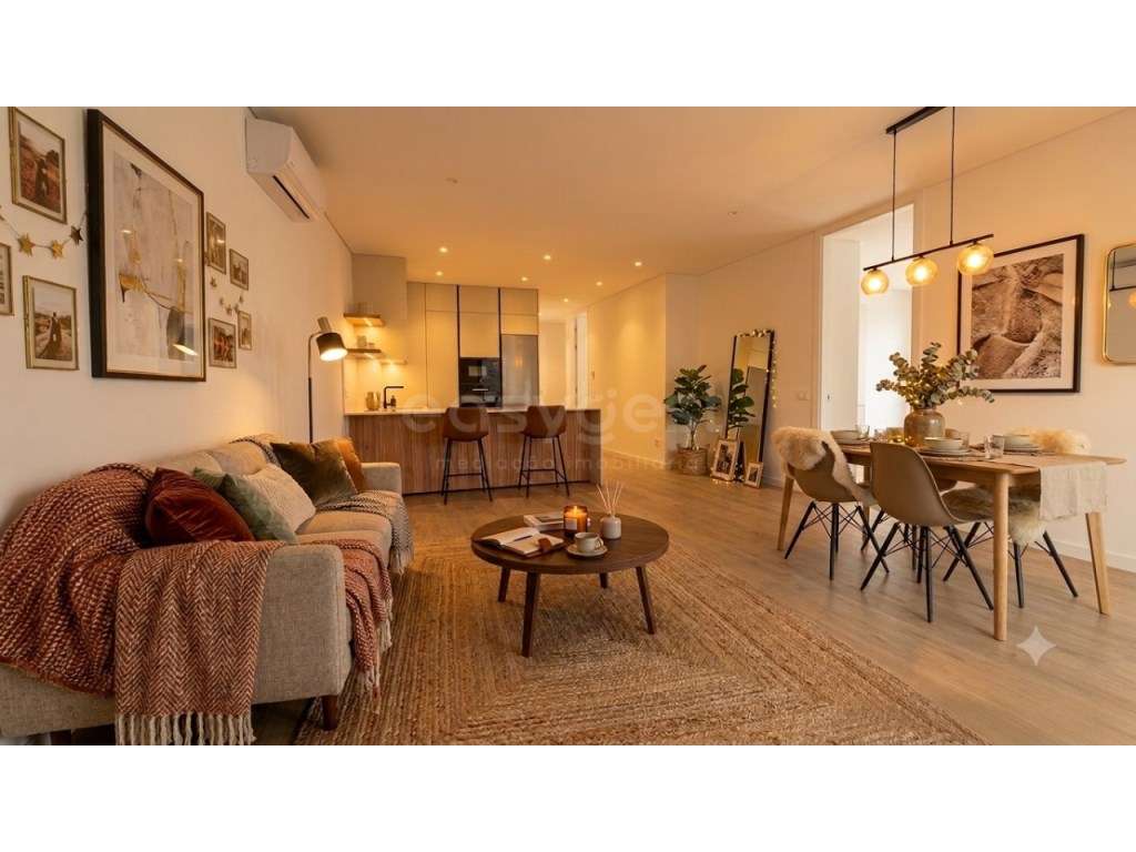 Amplo T3 com 116m² no Centro da Lourinhã - Luz, Espaço e Exclusividade - Grande imagem: 2/22
