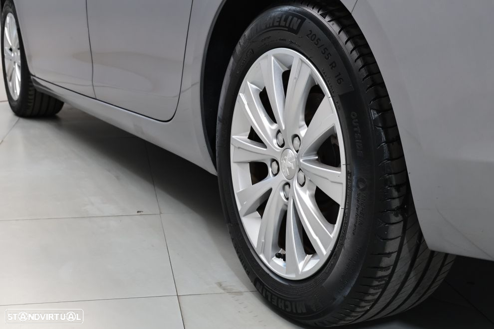 Peugeot 308 SW 1.2 PureTech Style - 14