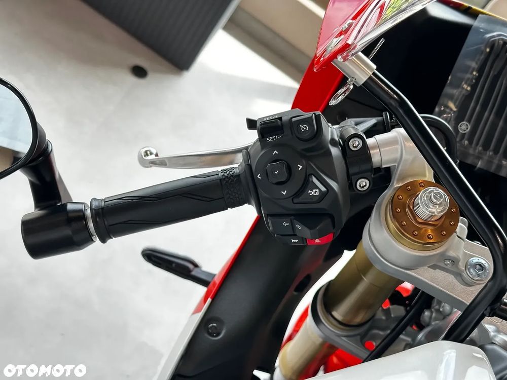 Yamaha XSR - 7