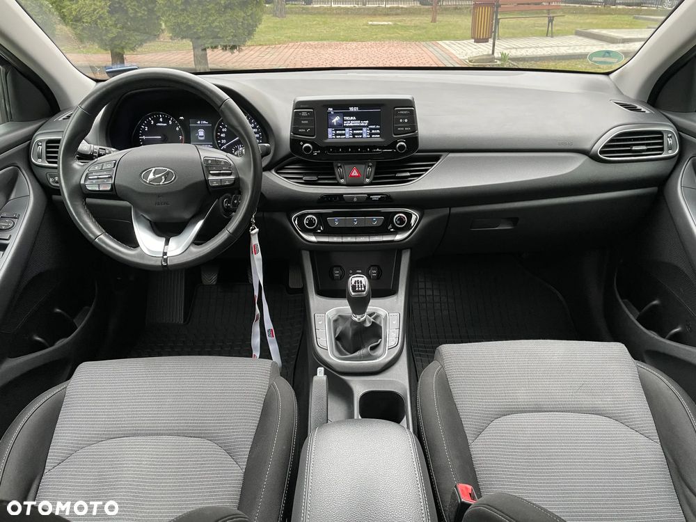 Hyundai i30 1.0 T-GDI Family - 26