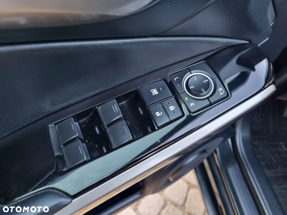 Lexus IS Business Edition - 16