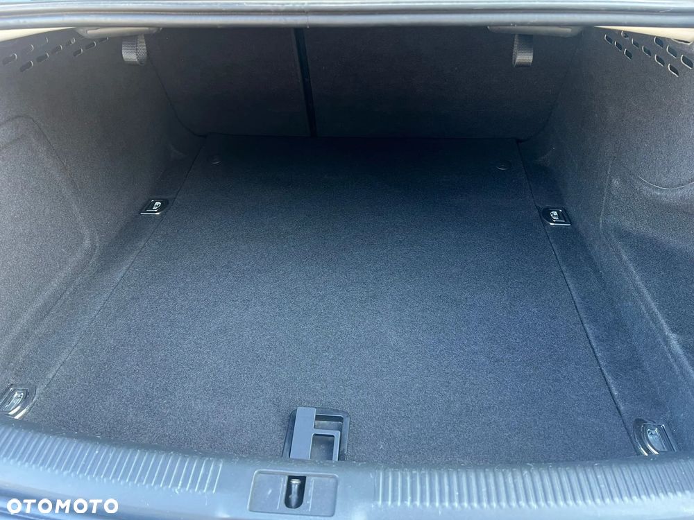 Audi A4 Limousine 2.0 TFSI multitronic S line Sportpaket - 16