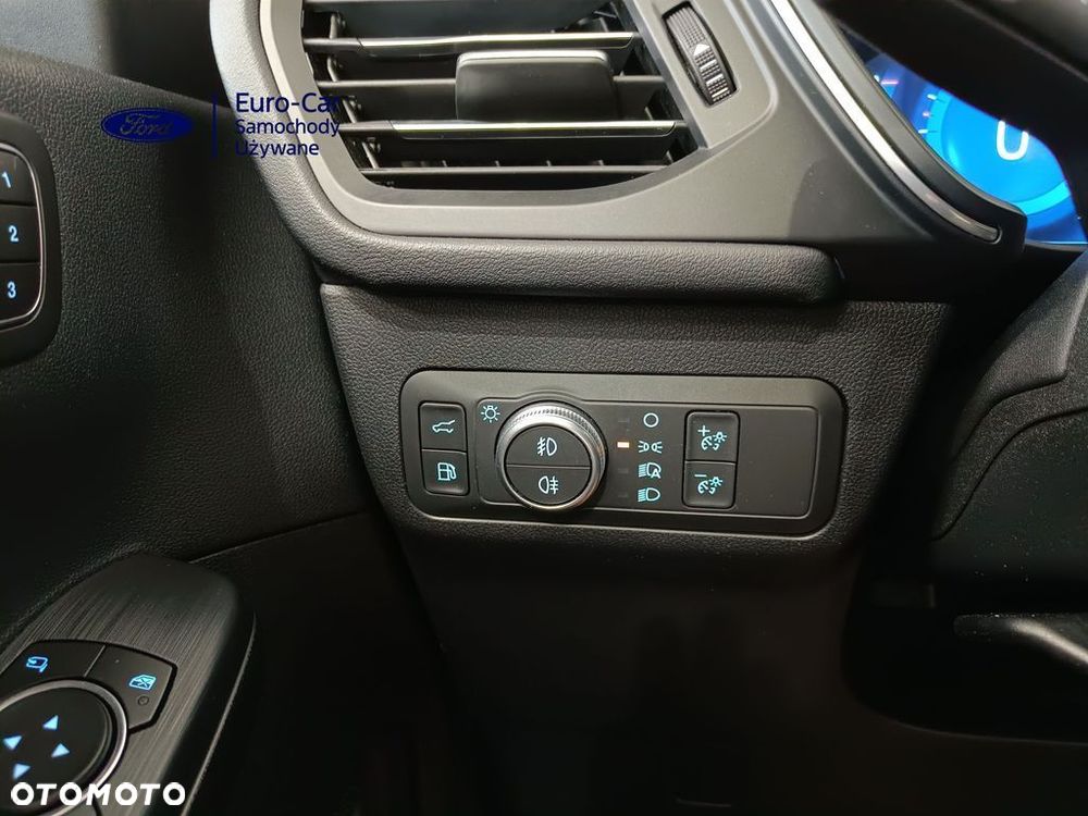 Ford Kuga - 32