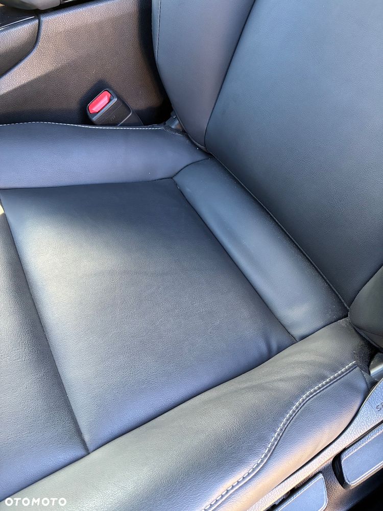 Lexus UX 250h F Sport 2WD - 29