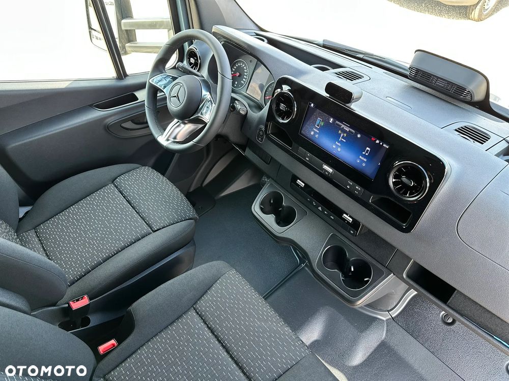 Mercedes-Benz Sprinter - 19