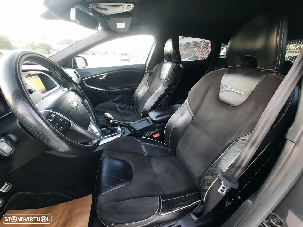 Volvo V40 1.6 D2 R-Design - 32