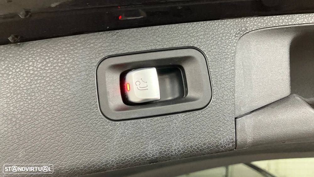 Mercedes-Benz E 300 e Station 9G-TRONIC Avantgarde - 17