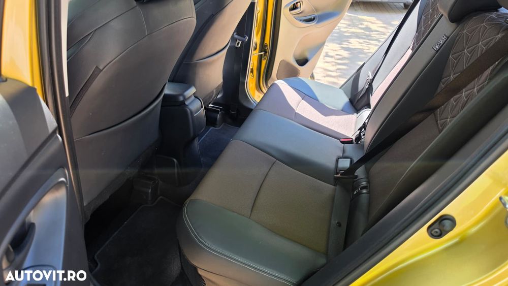 Toyota Yaris Cross 1.5 VVT-i HSD 4x4 Exclusive Elegant - 3