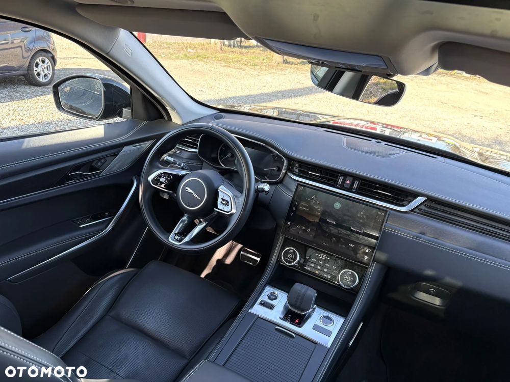 Jaguar F-Pace 3.0 P400 mHEV AWD R-Dynamic Black - 28