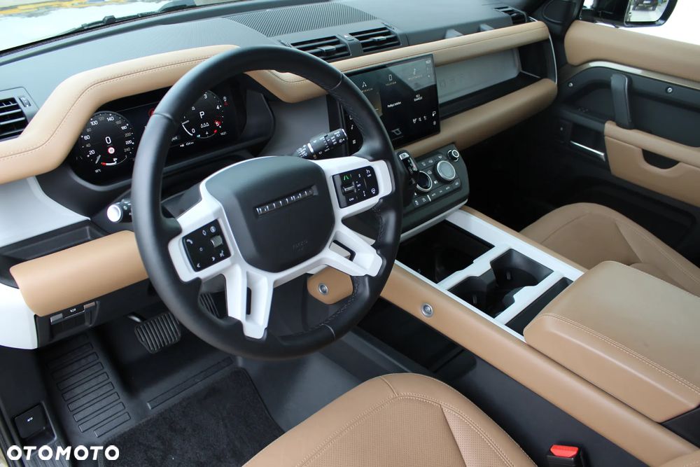 Land Rover Defender - 8