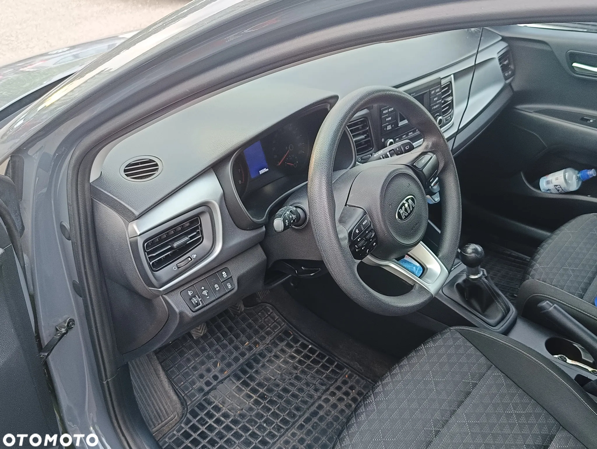 Kia Rio 1.2 M - 8