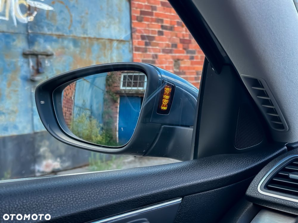 Volkswagen Passat 2.0 TDI Highline - 39