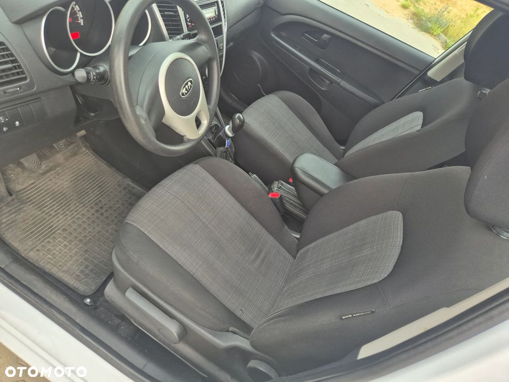 Kia Venga 1.4 L - 17