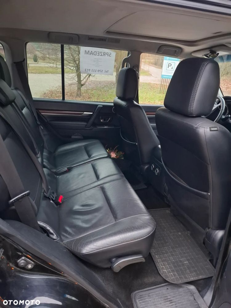 Mitsubishi Pajero - 27