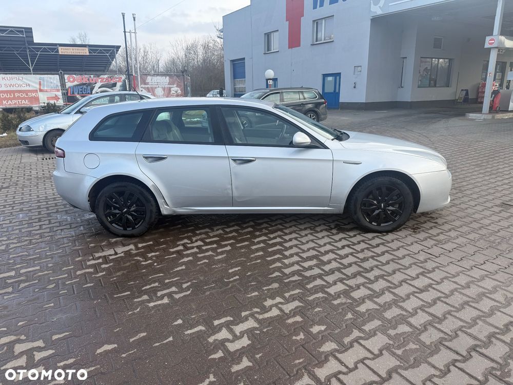 Alfa Romeo 159 1.9 JTDM 8V DPF Distinctive - 6