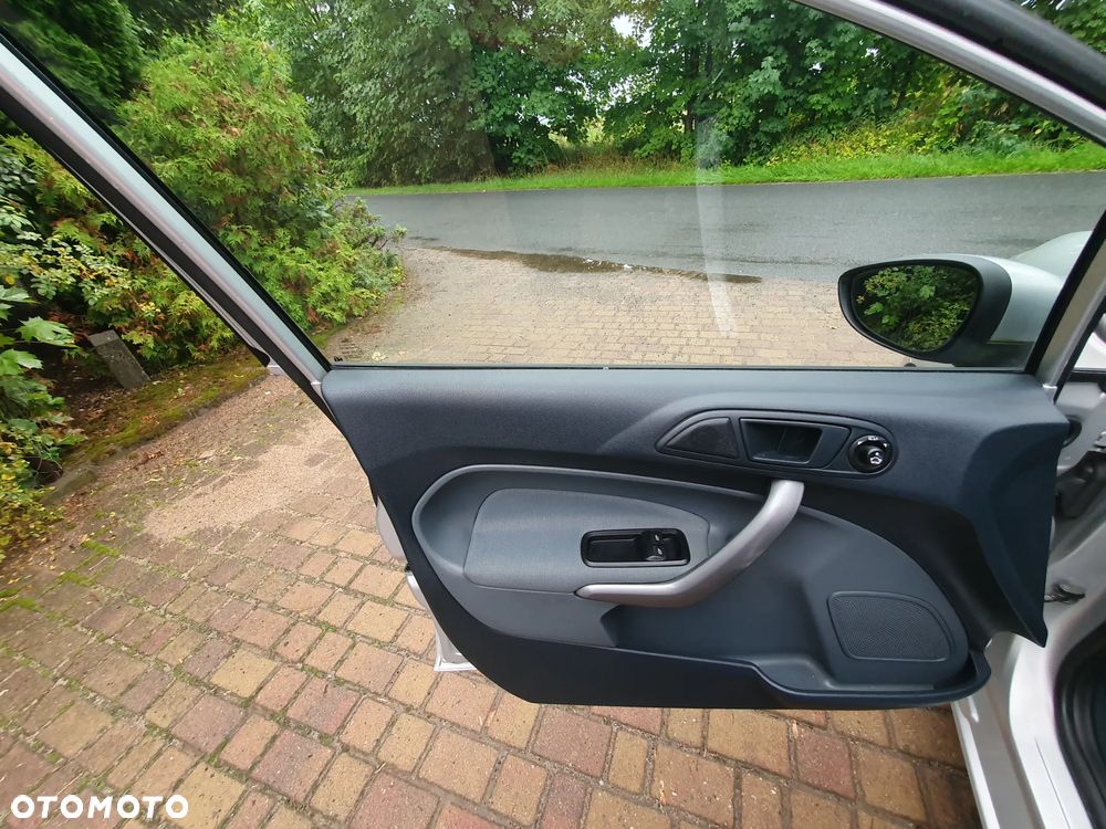Ford Fiesta 1.25 Ambiente - 10