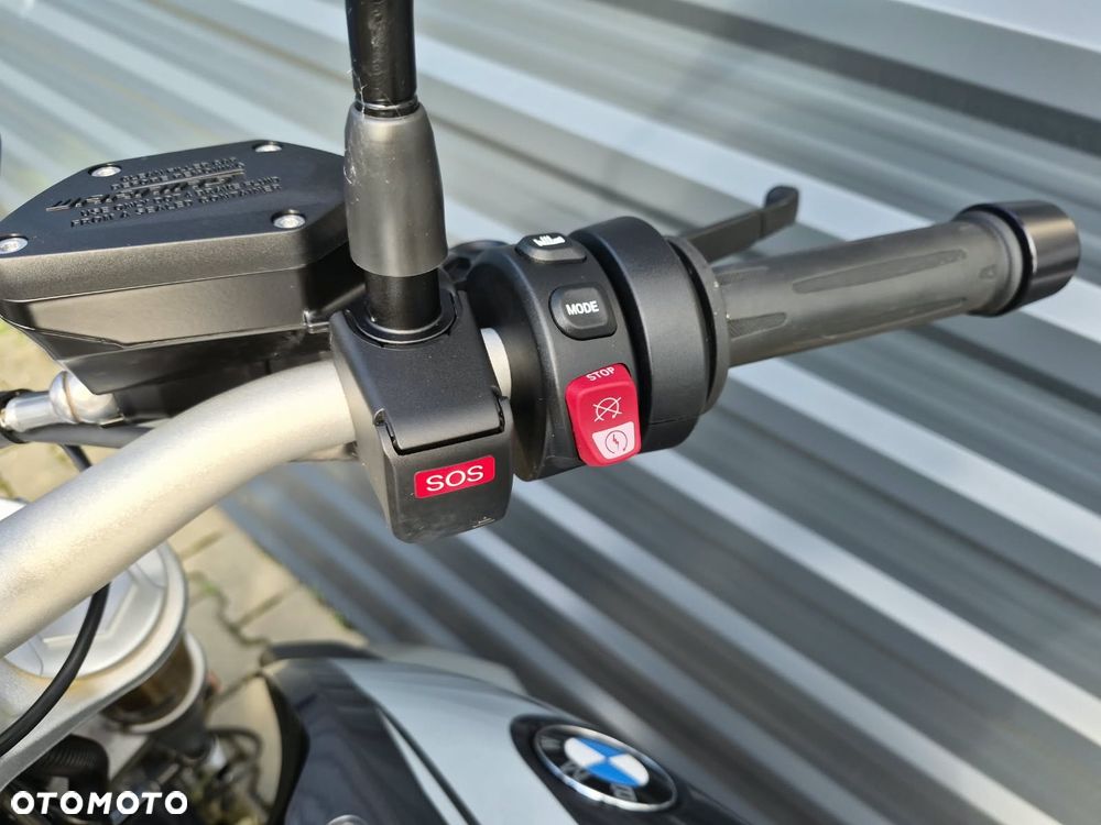 BMW R - 9