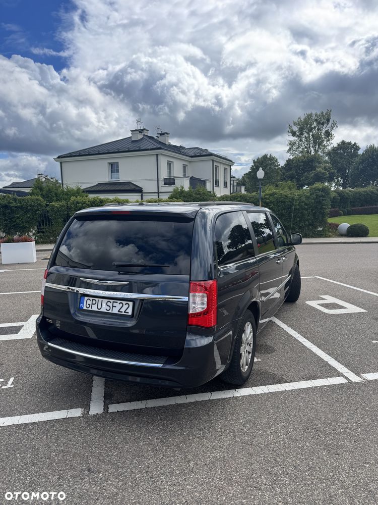 Chrysler Town & Country 3.6 Limited - 7