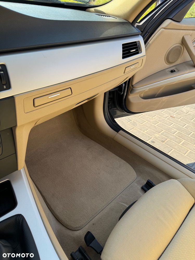 BMW Seria 3 320d DPF - 22