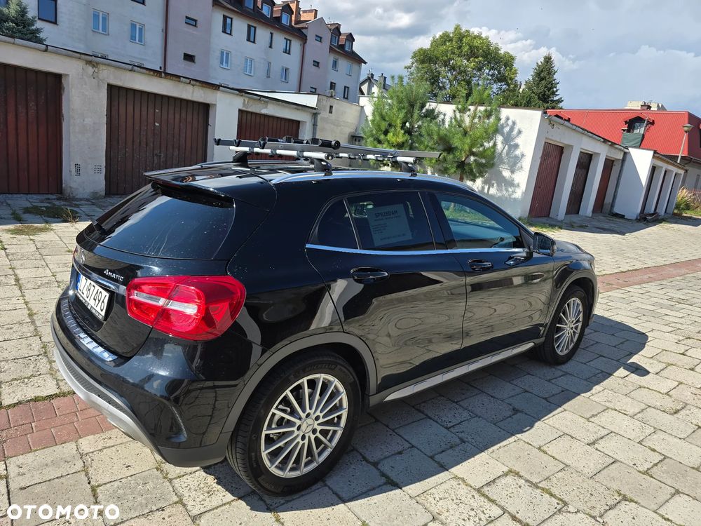 Mercedes-Benz GLA 250 4-Matic - 4