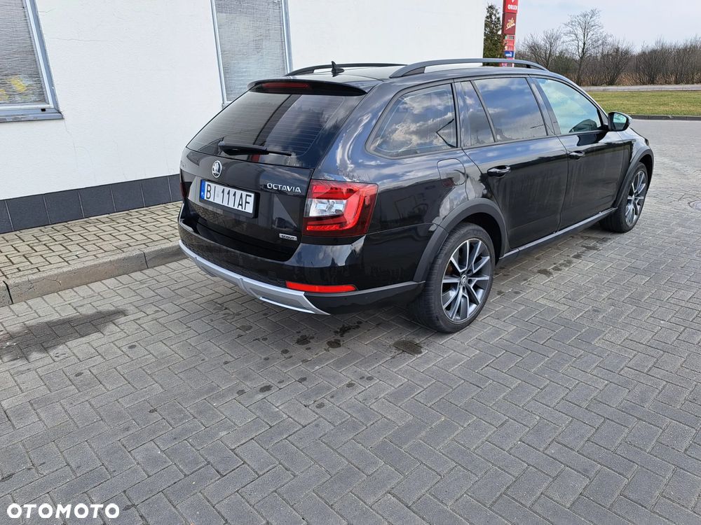 Skoda Octavia Scout 2.0 TDI 4x4 DSG - 2