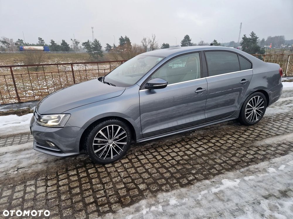 Volkswagen Jetta 1.4 TSI BMT Highline - 9