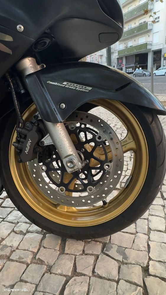 Honda CBR CBR 1100 XX Super BlackBird - 11