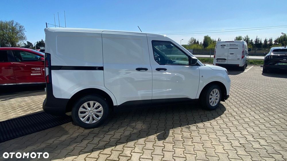 Ford Transit Courier - 4