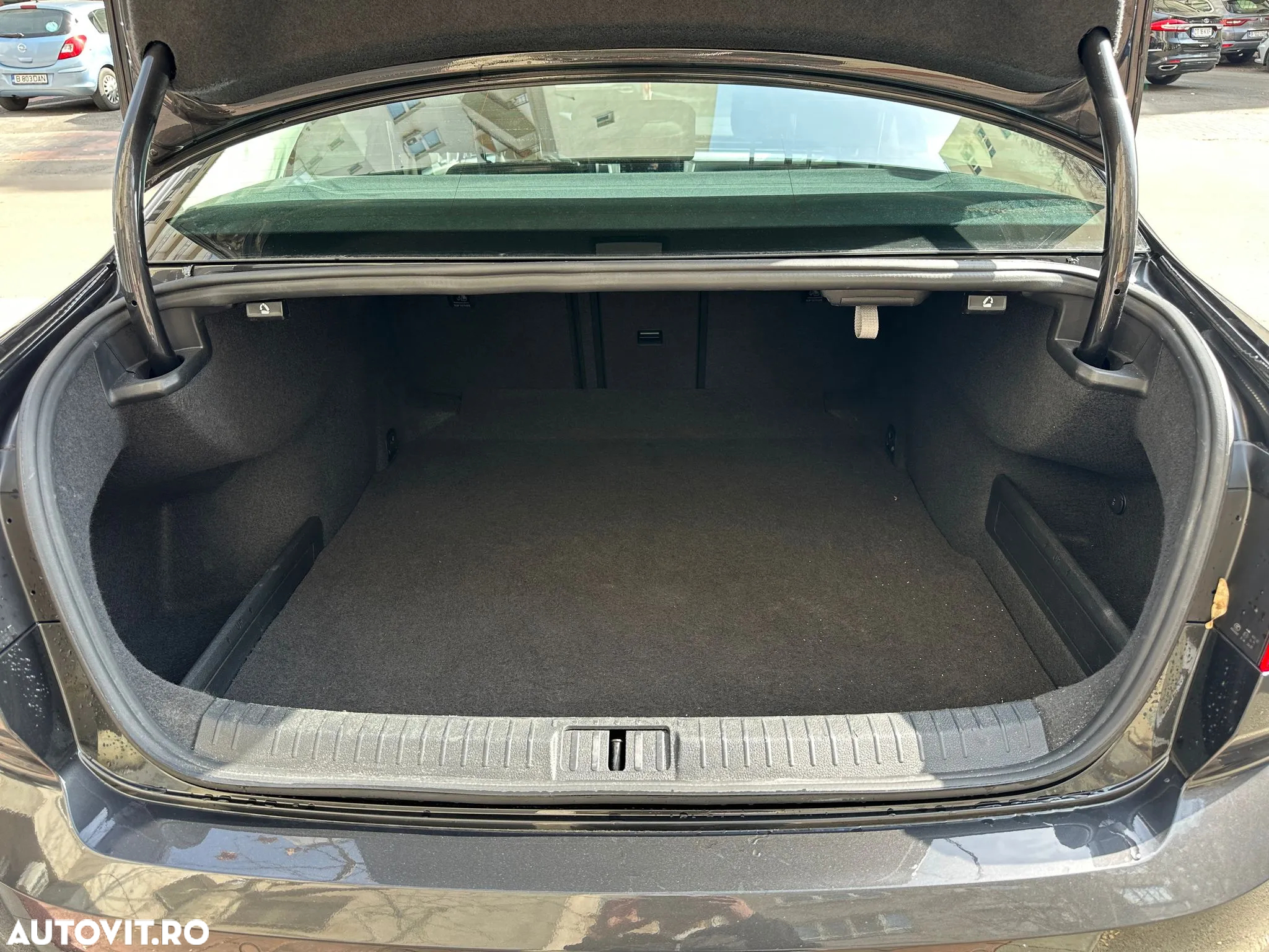 Volkswagen Passat Variant 1.6 TDI (BlueMotion Technology) DSG Comfortline - 13