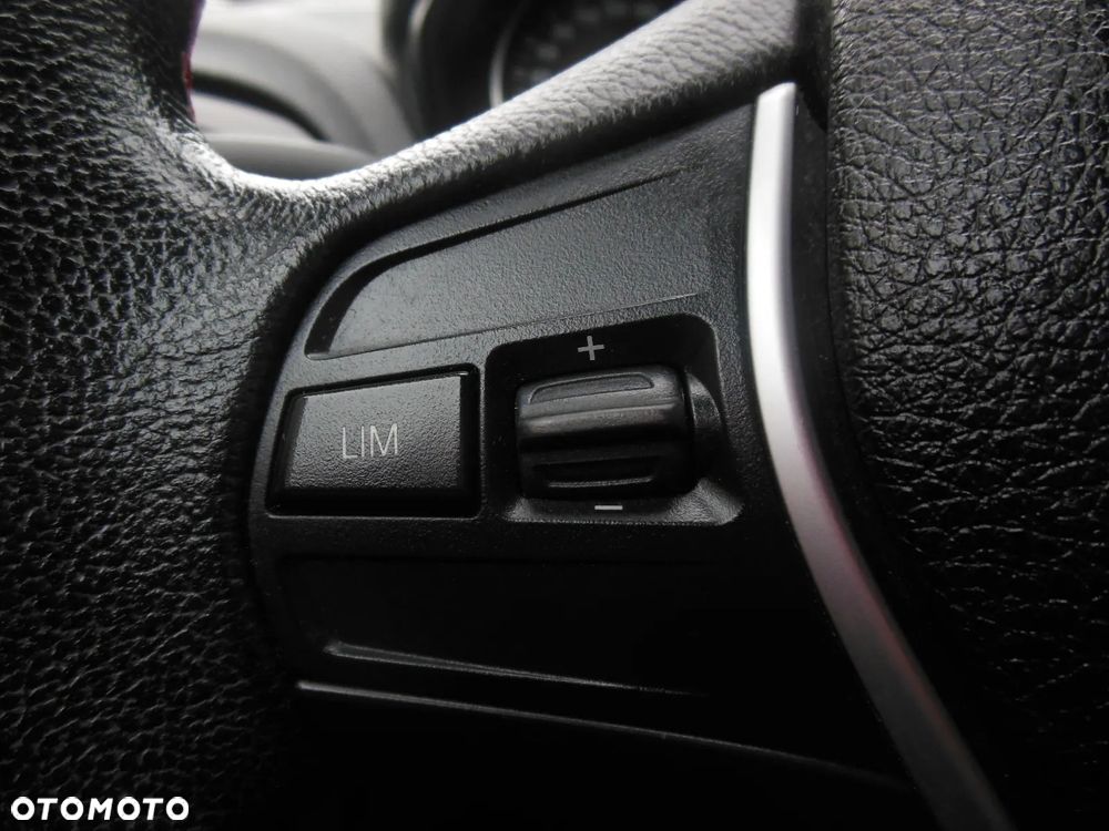 BMW Seria 1 118i Sport Line - 12