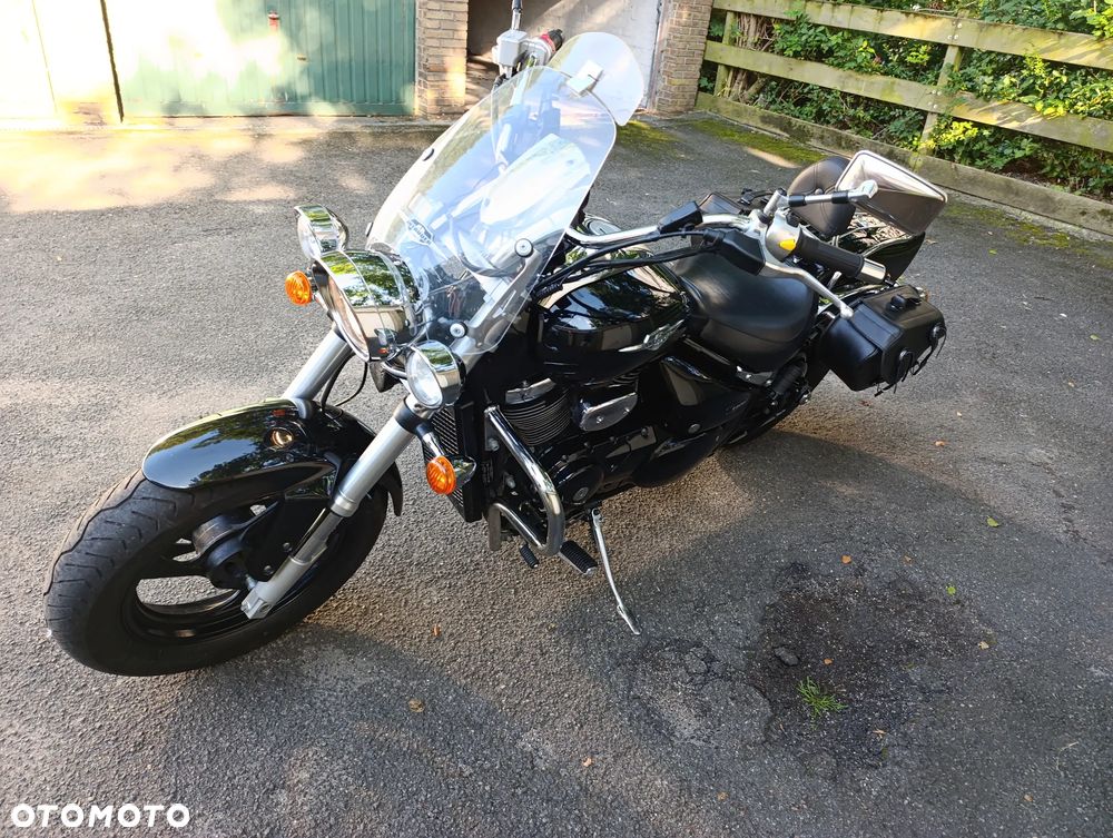 Suzuki Intruder - 9