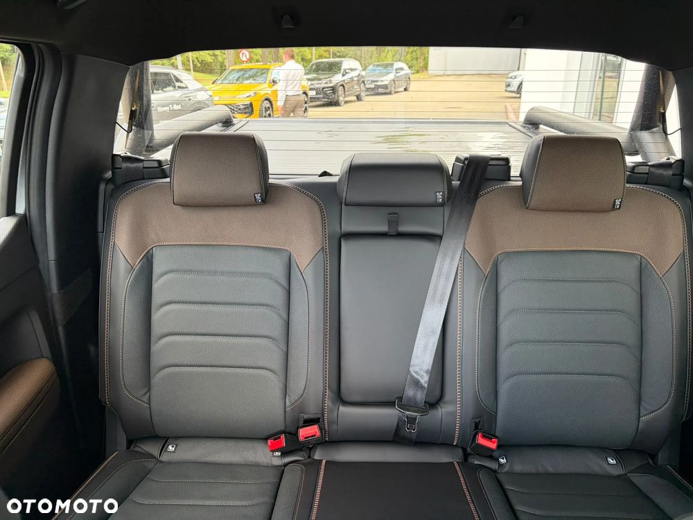 Volkswagen Amarok - 36