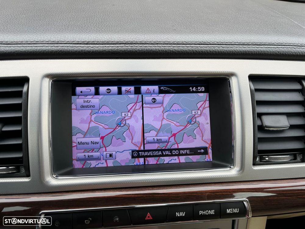 Jaguar XF 2.2 D Luxury - 41