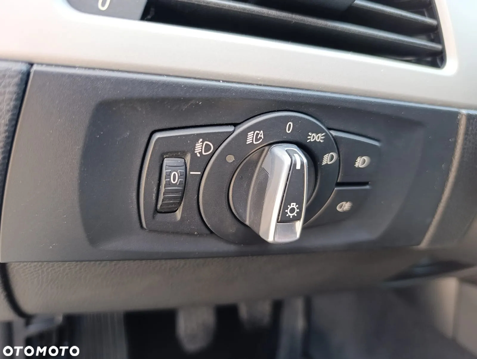 BMW Seria 3 320i Touring - 9