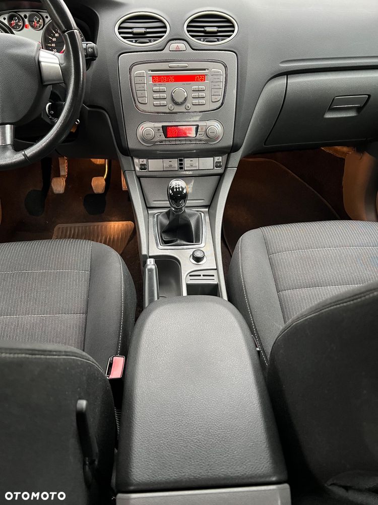 Ford Focus 1.6 16V Titanium - 14