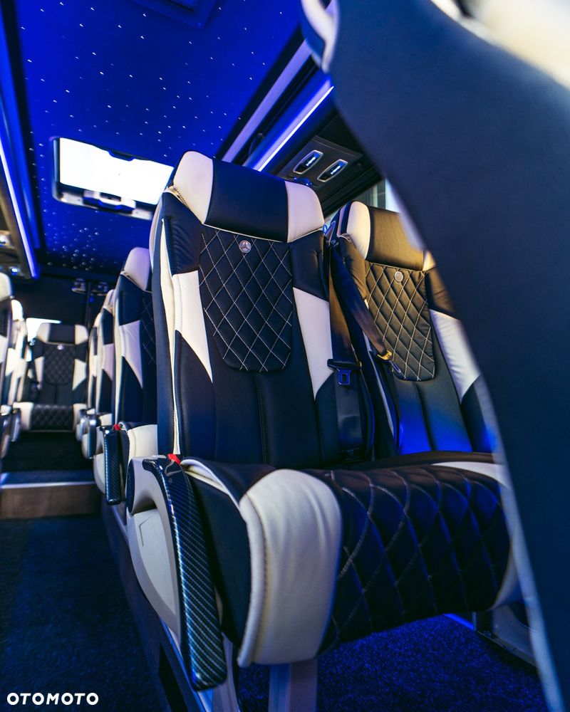 Mercedes-Benz Sprinter 519 - 19