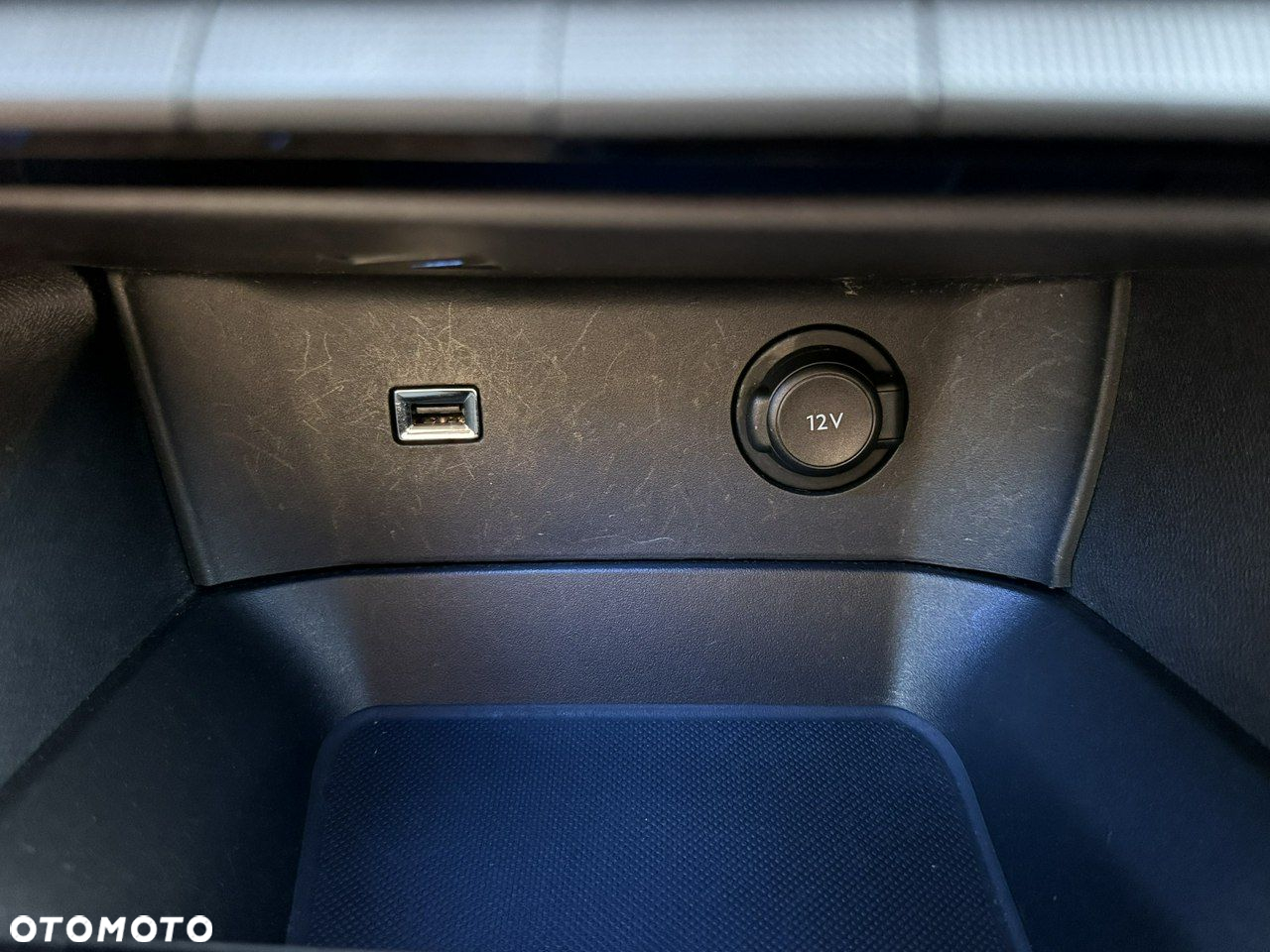 Peugeot 3008 1.5 BlueHDi Allure Pack S&S EAT8 - 32