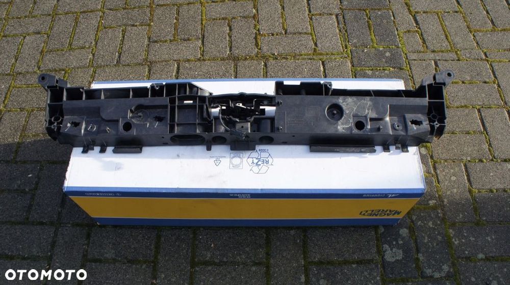 PAS PRZEDNI ZAMEK RENAULT CLIO IV - 1